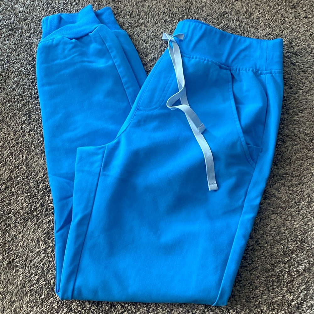 Women’s FIGS scrub pants